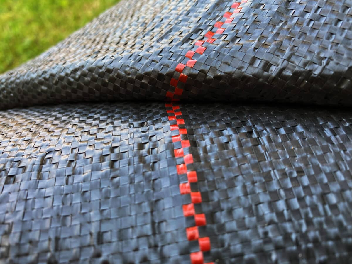 Agrotkanina Czarna 110 g/m² UV 1,1× 50 m SUNRISE Terra PRO – Mata Antychwastowa Ogrodnicza Pod Kamień - obrazek 5