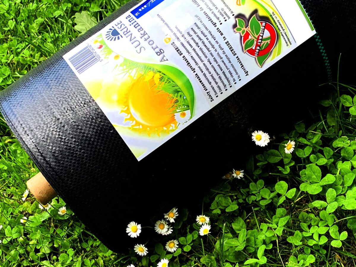 Agrotkanina Czarna 90 g/m² UV Premium 1,1 x 50m SUNRISE – Mata Antychwastowa Ogrodnicza Pod Kamień - obrazek 4